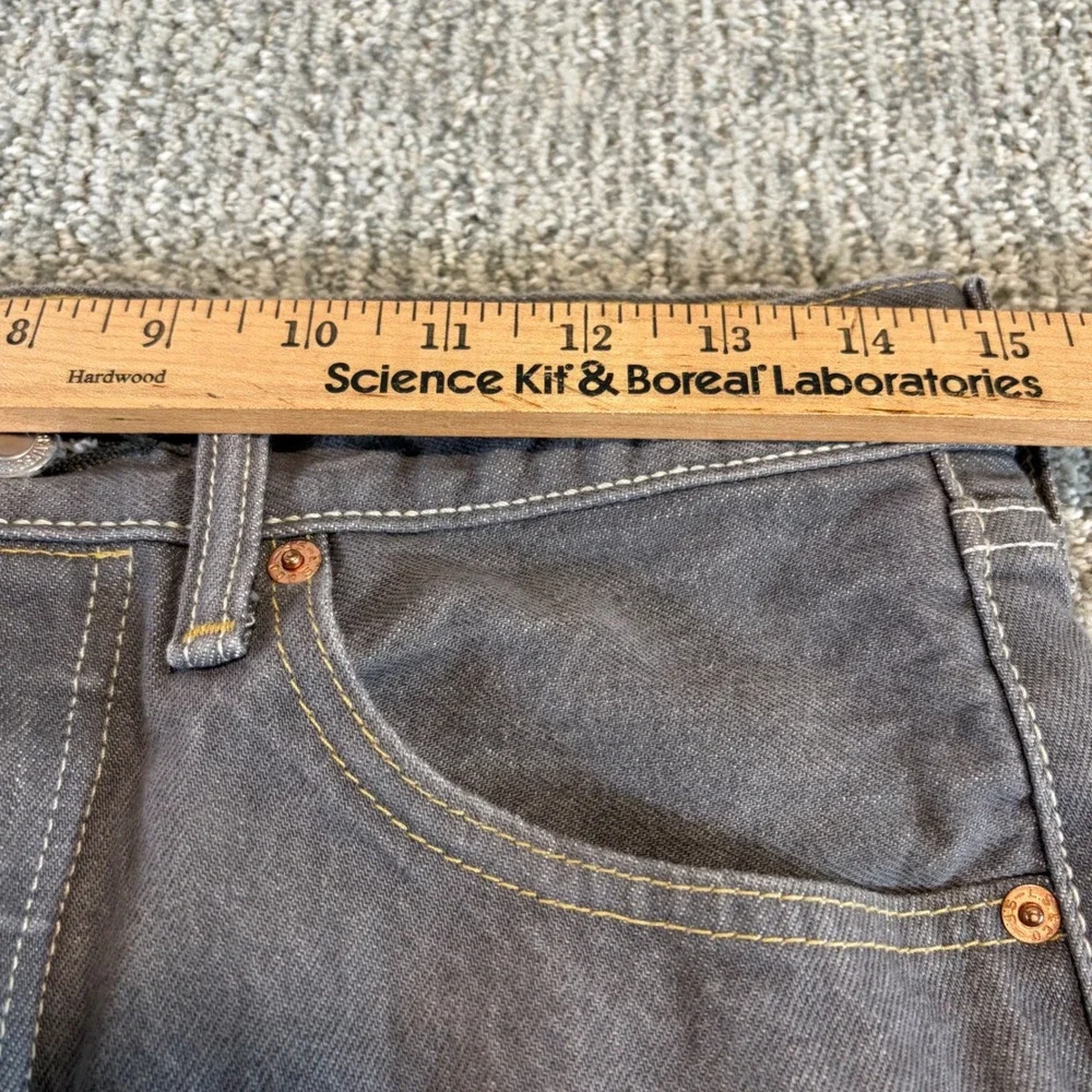 Levis measures 30x30*